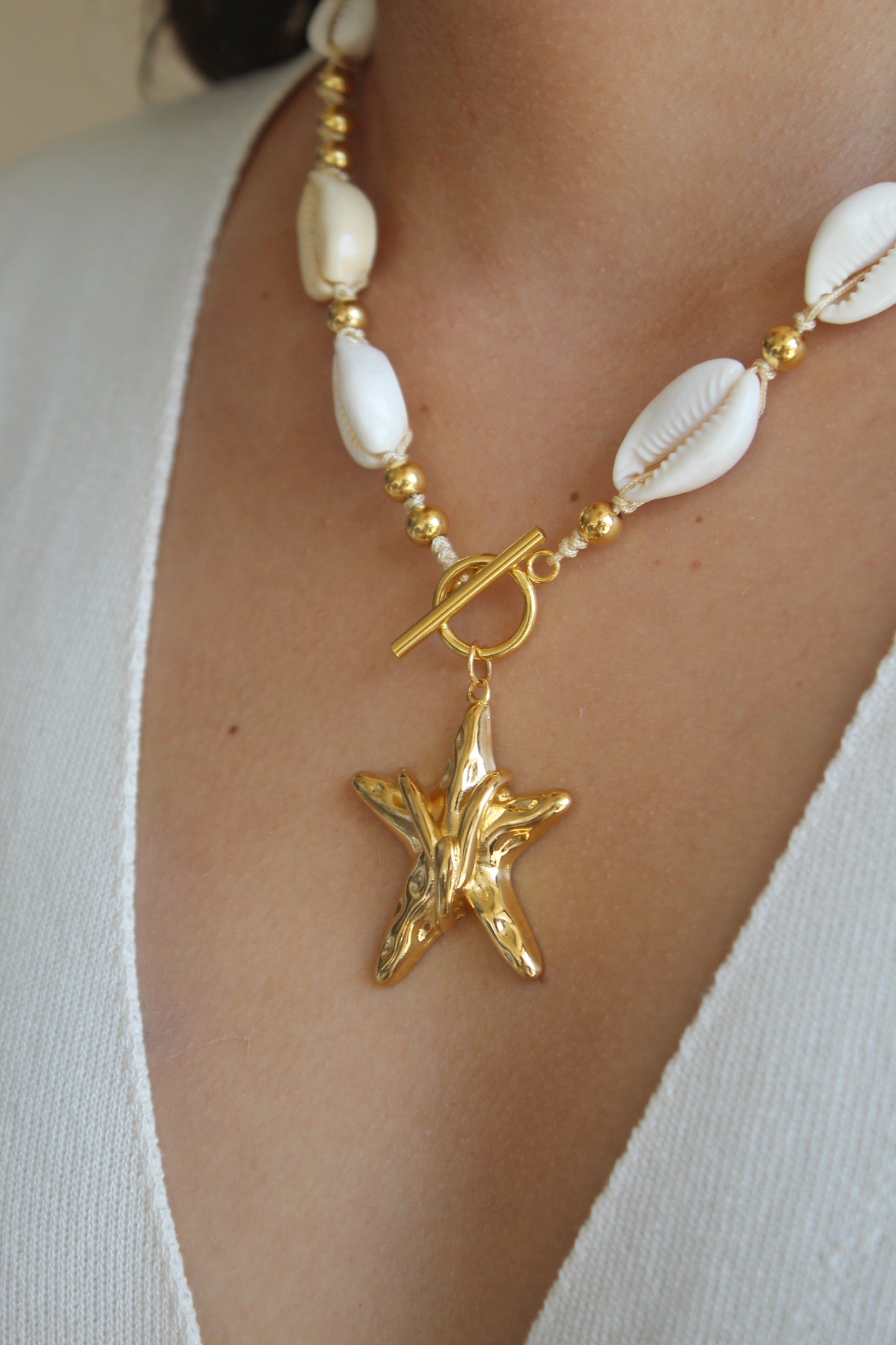 GOLDEN STARFISH SHELL NECKLACE