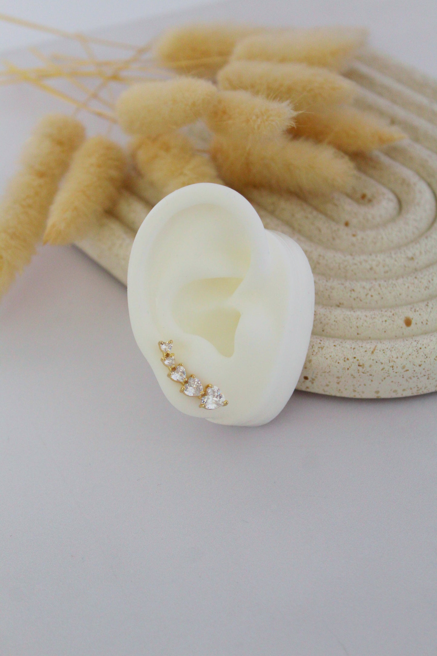 HEARTLINE EARCUFF