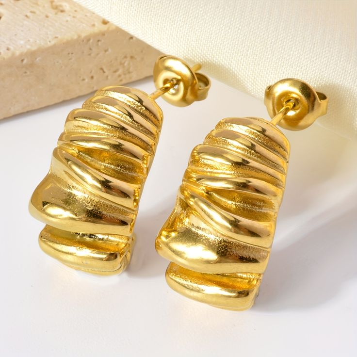 SHAPED HOOP EARRINGS