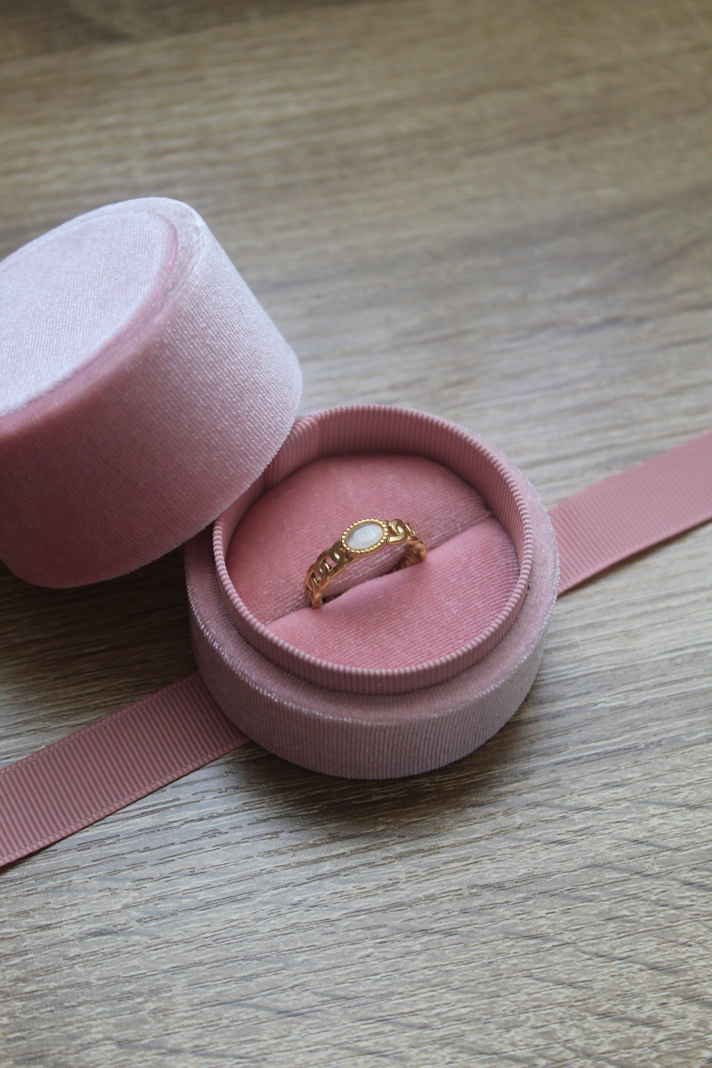 CAJA PREMIUM REDONDA CON LAZO