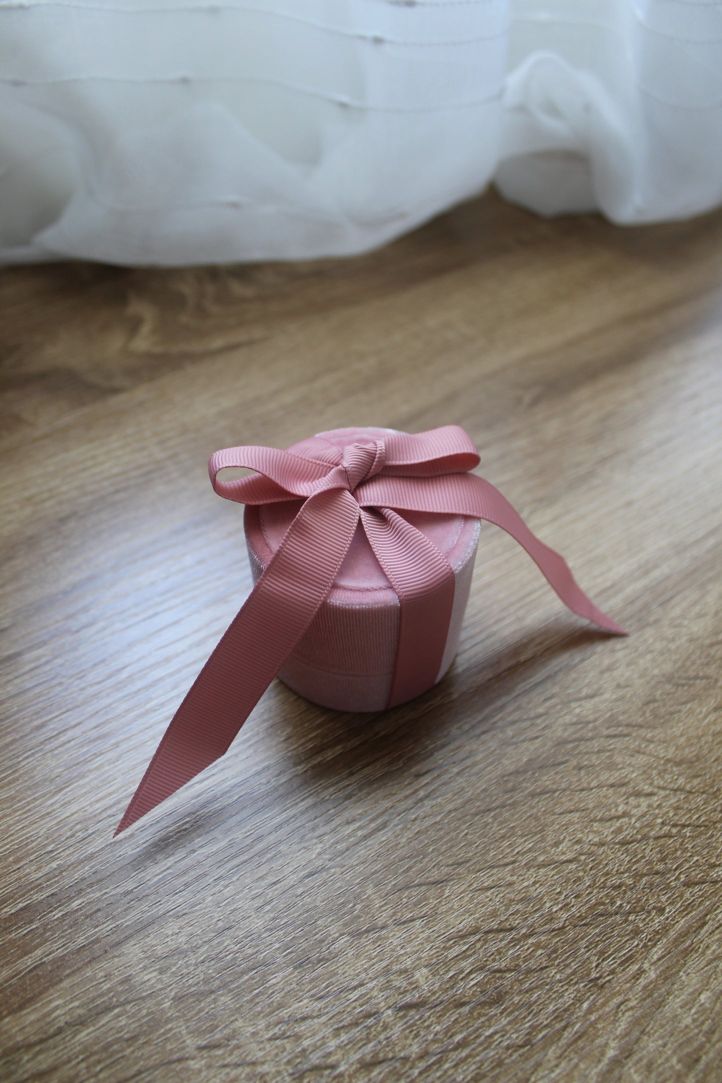 CAJA PREMIUM REDONDA CON LAZO