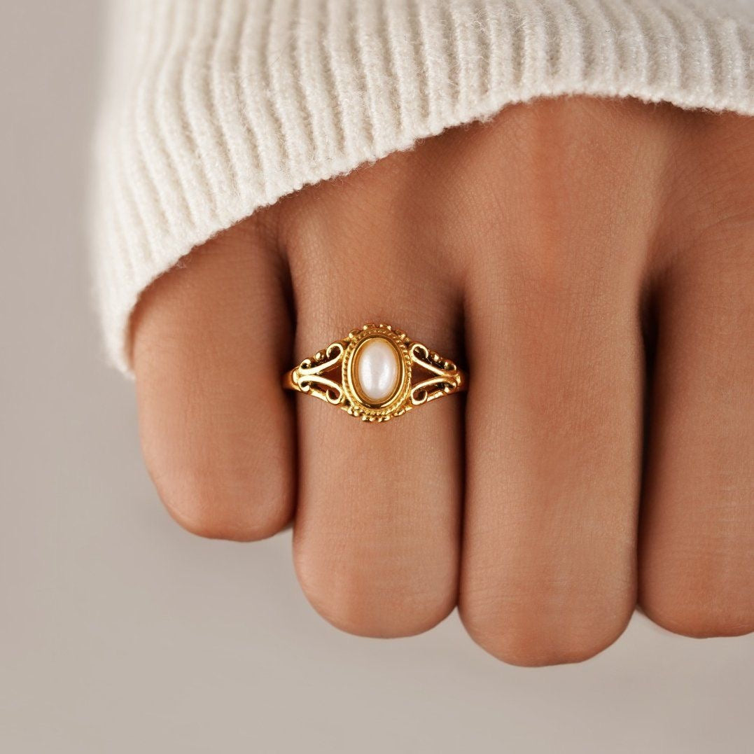 PEREGRINA RING