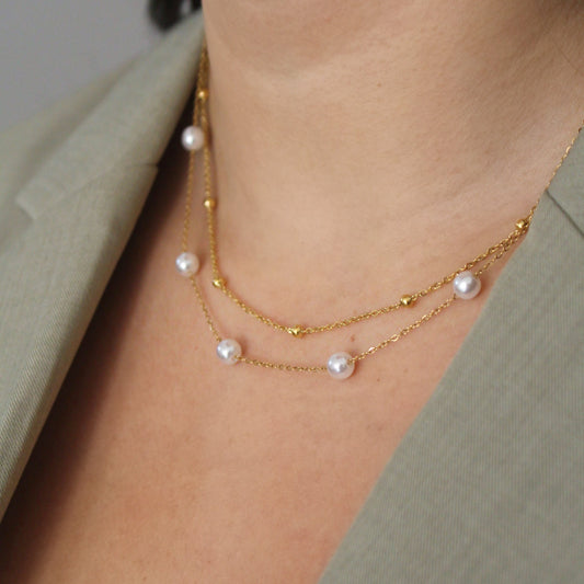 PEARL AND GOLD NECKLACE