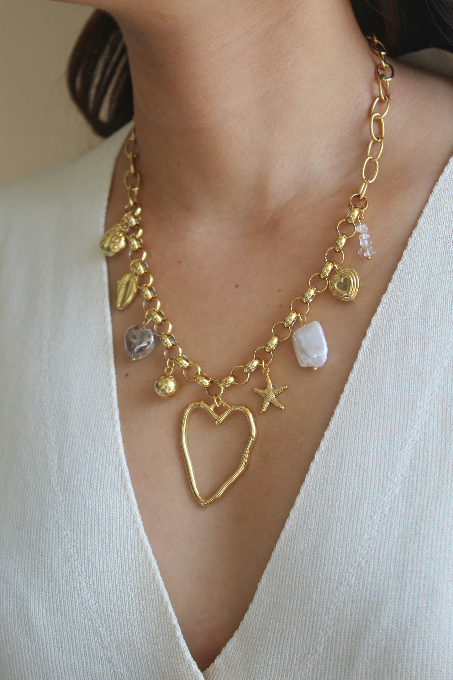 LOVELY CHARM NECKLACE