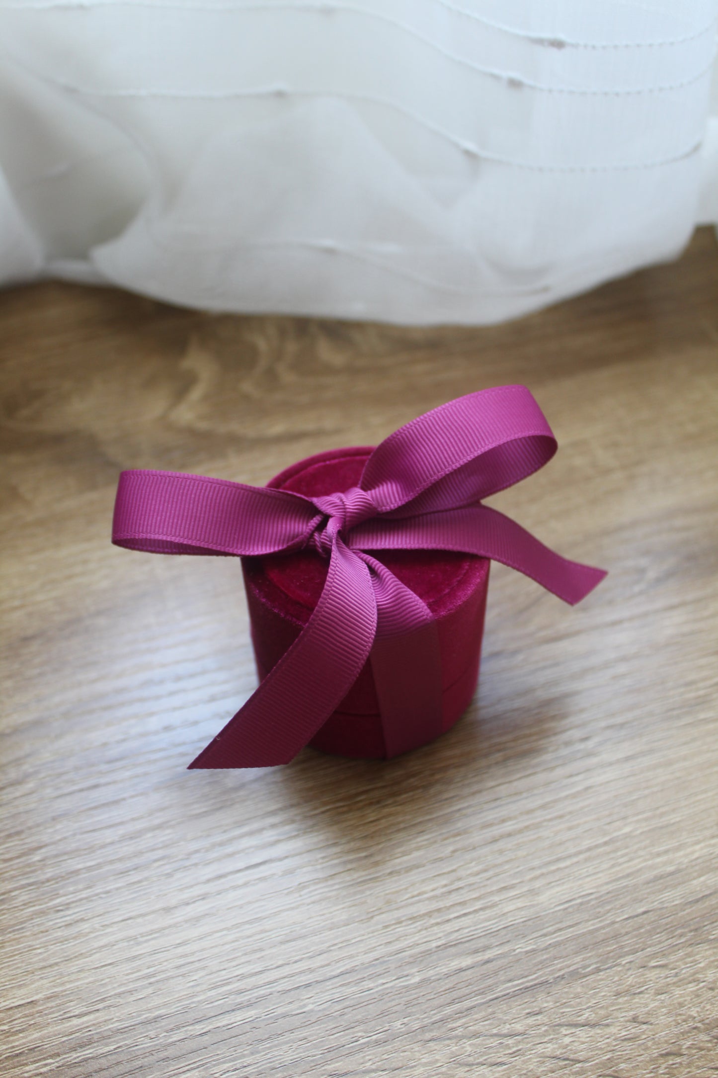 CAJA PREMIUM REDONDA CON LAZO