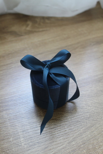 CAJA PREMIUM REDONDA CON LAZO