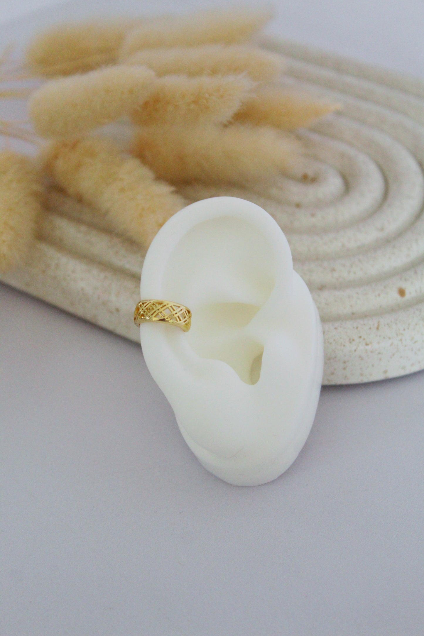 GOLDEN WEAVE EARCUFF