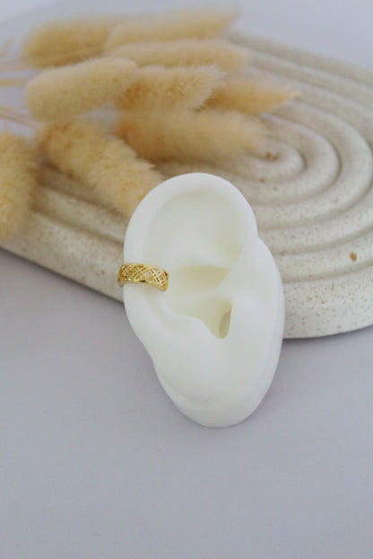 GOLDEN WEAVE EARCUFF